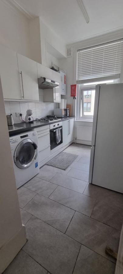 Cricklewood Broadway Guest Home Лондон Экстерьер фото