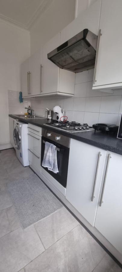 Cricklewood Broadway Guest Home Лондон Экстерьер фото