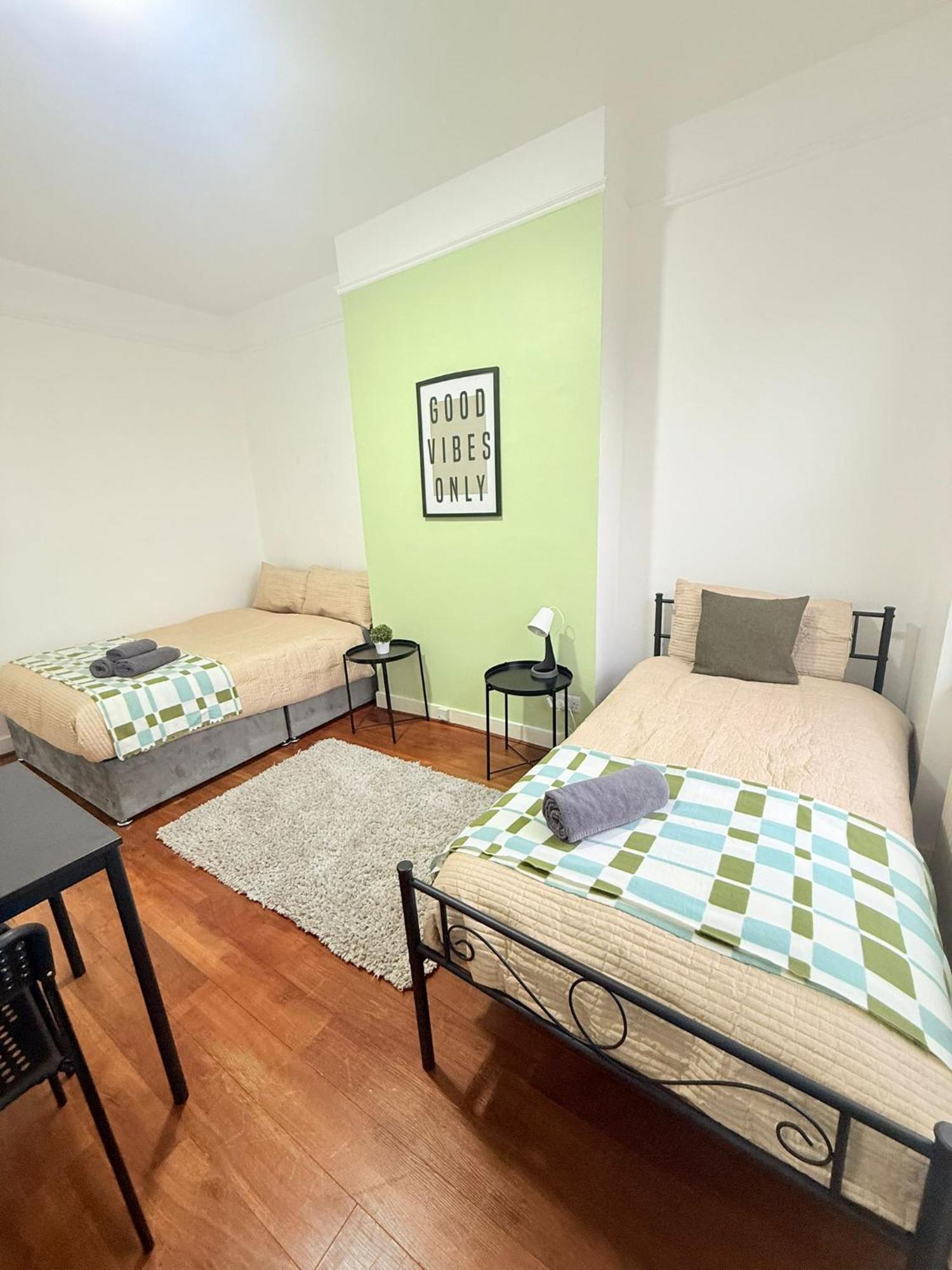 Cricklewood Broadway Guest Home Лондон Экстерьер фото