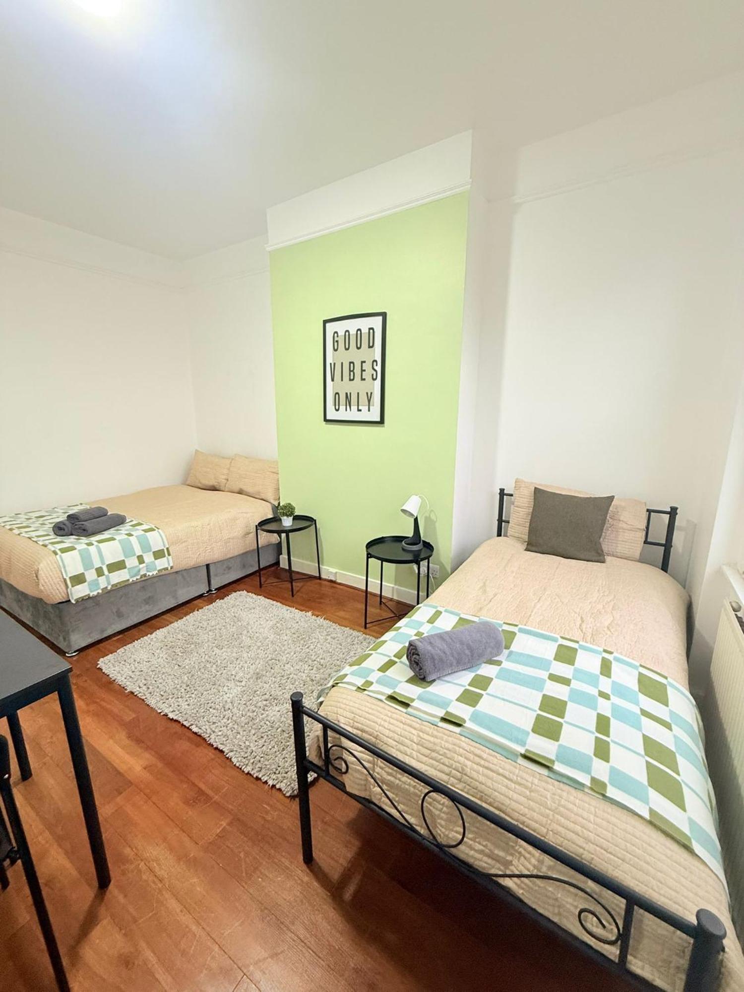 Cricklewood Broadway Guest Home Лондон Экстерьер фото